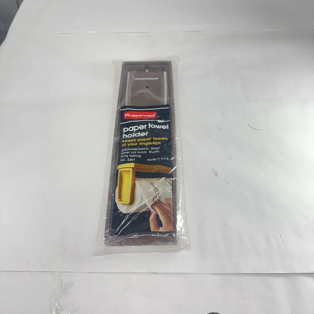 Rubbermaid Paper Towel Holder  Brown Plastic 2361 USA   Vintage New In Package